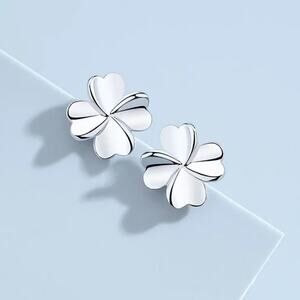 4 leaf clover silver tone St. Patrick's day lucky post earrings